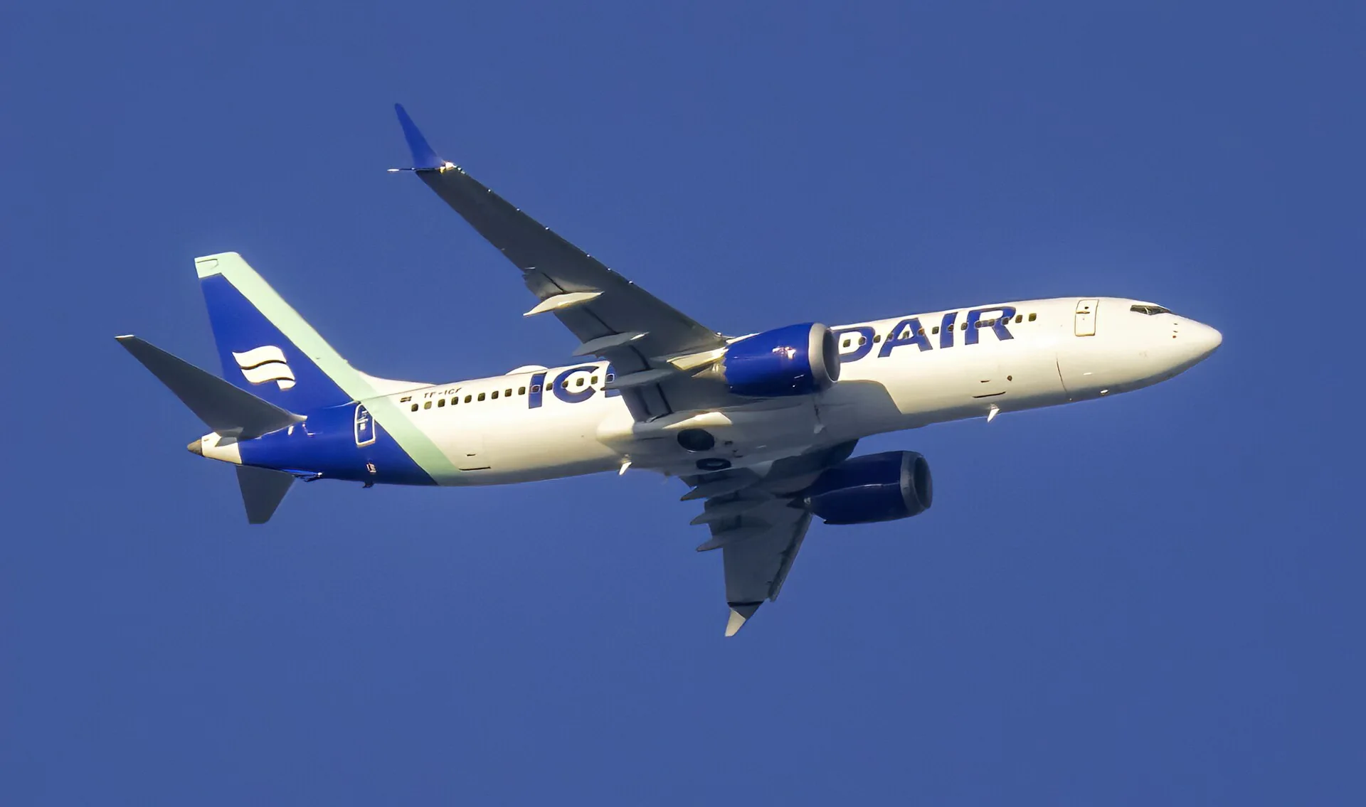 Icelandair Boeing 737 MAX 8 in flight